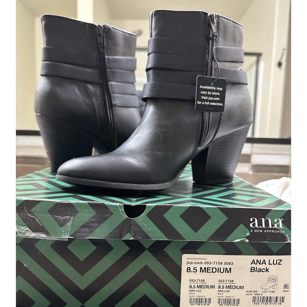 a.n.a. Women's Black Booties With Strap Detail NIB size 8.5 M - Picture 4 of 13